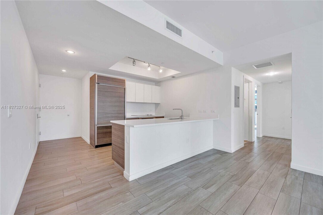 1100 S Miami Ave, Unit 2007 in Miami, FL - Building Photo