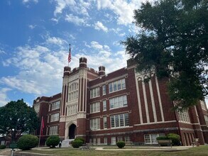 125 Oak Street apartments in Hot Springs, AR - Foto de edificio - Building Photo
