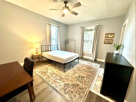 1215 S Preston St in Louisville, KY - Building Photo