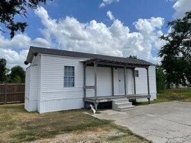 252 Fruge Rd in Lake Charles, LA - Building Photo