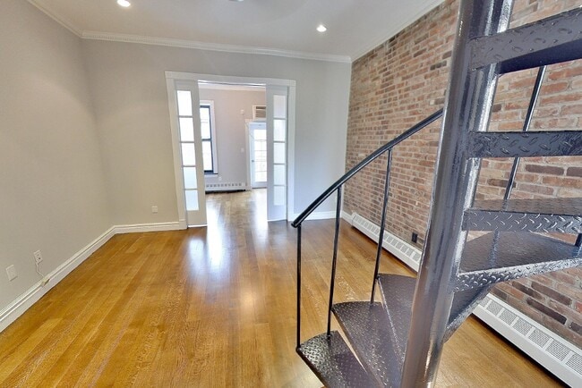 219 E 28th St, Unit 5D in New York, NY - Building Photo - Building Photo
