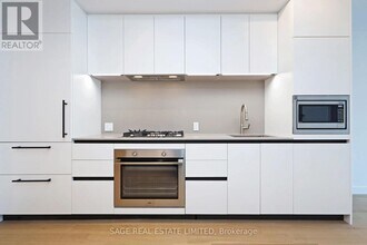 1720 Bayview Ave in Toronto, ON - Building Photo - Building Photo