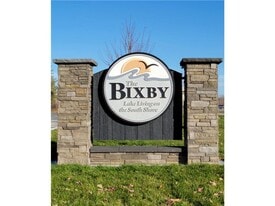 715 Lake Shore Dr NE in Bemidji, MN - Building Photo
