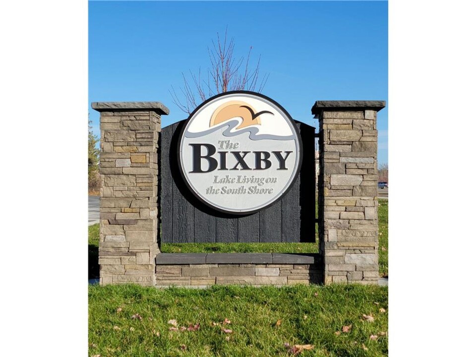 715 Lake Shore Dr NE in Bemidji, MN - Foto de edificio