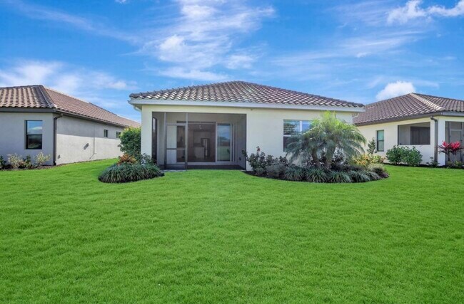 4633 Centaurus Cir in Naples, FL - Building Photo - Building Photo