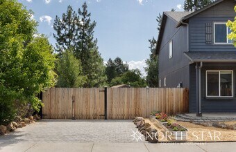 61470 SE Lucia St in Bend, OR - Building Photo - Building Photo