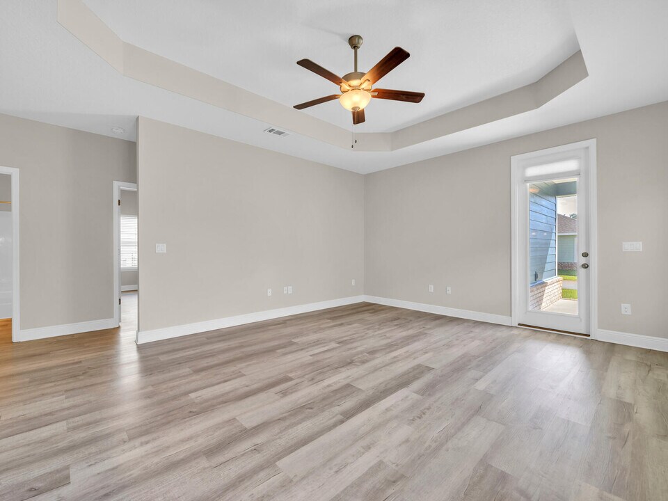 155 Speckled Trout Ln S in Freeport, FL - Building Photo