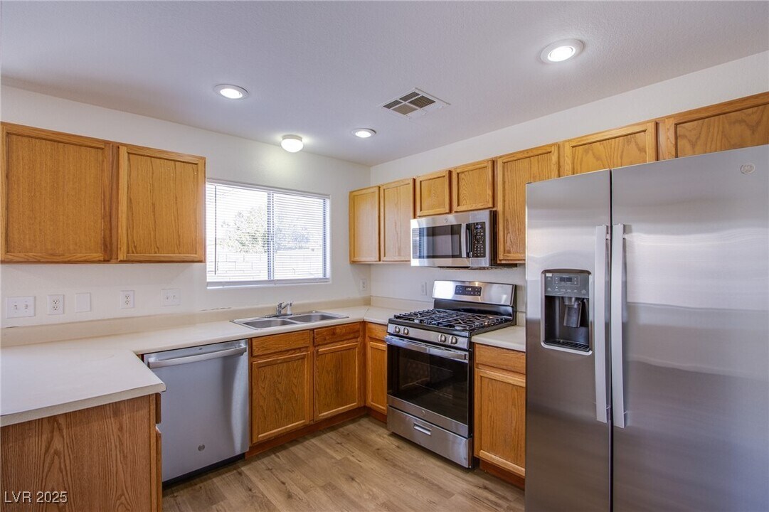 3385 Cheyenne Gardens Way in North Las Vegas, NV - Building Photo