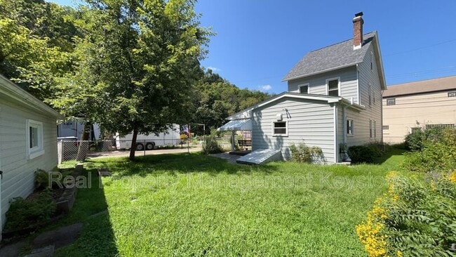 property at 1271 Lewis St