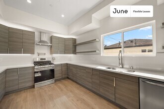 5637 Riverton Ave in Los Angeles, CA - Building Photo - Building Photo