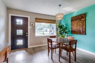 8554 Strathmore Dr in Dallas, TX - Building Photo - Building Photo
