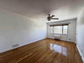 439 Grand Ave, Unit 2D in Leonia, NJ - Building Photo - Building Photo