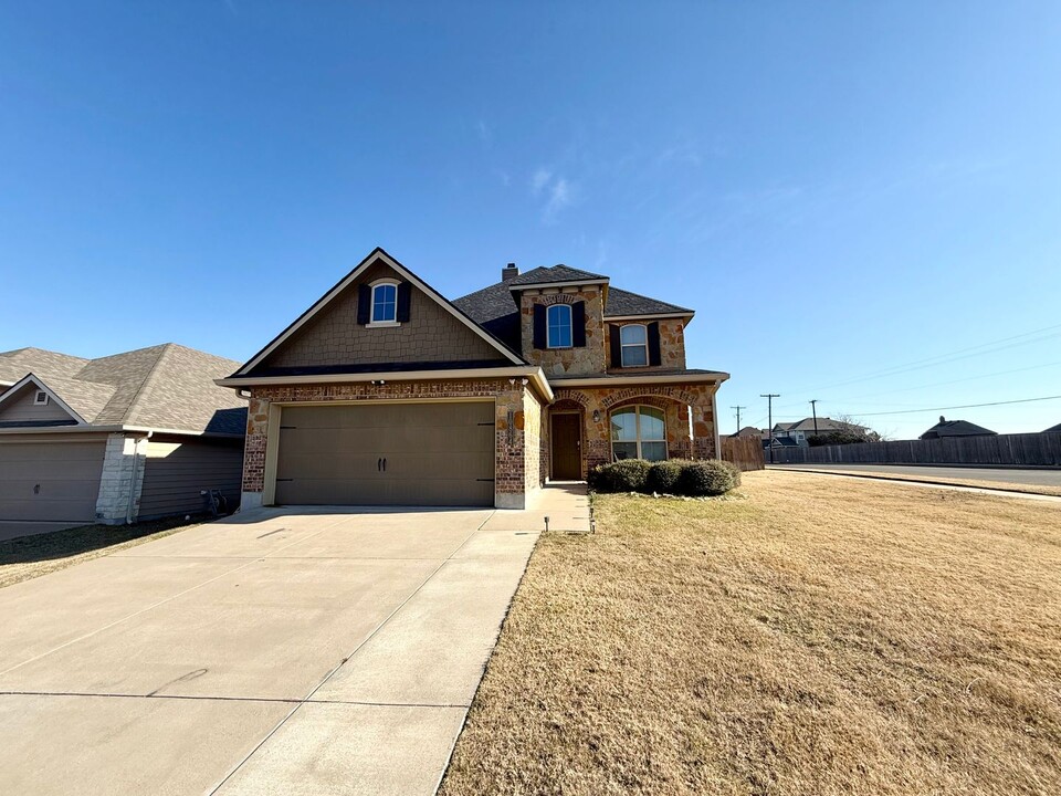 10864 Aurora Dr in Waco, TX - Foto de edificio