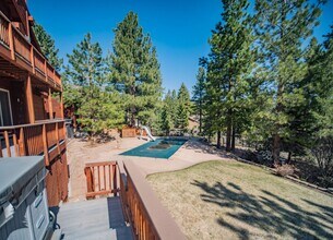 243 E Jeffrey Pine Rd in Reno, NV - Building Photo - Building Photo