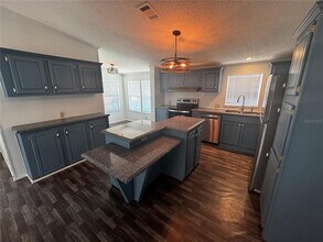 1827 Leesburg Blvd in Fruitland Park, FL - Building Photo - Building Photo