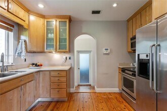 7311 NE 8th Ave in Miami, FL - Building Photo - Building Photo