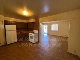 117 E Ellery Ave in Flagstaff, AZ - Building Photo