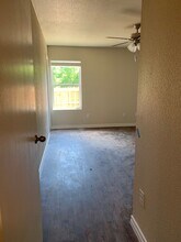 1319 Calle de Bronce in Temple, TX - Foto de edificio - Building Photo