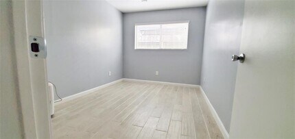 1607 Welch St-Unit -5 in Houston, TX - Building Photo - Building Photo