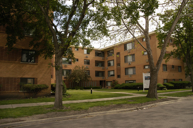 2700-2710 W Lunt Ave in Chicago, IL - Foto de edificio - Building Photo