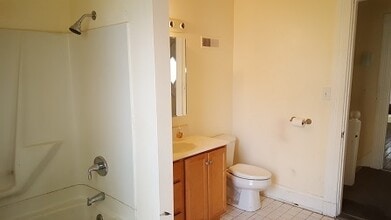 1530 William Howard Taft Rd in Cincinnati, OH - Building Photo - Building Photo