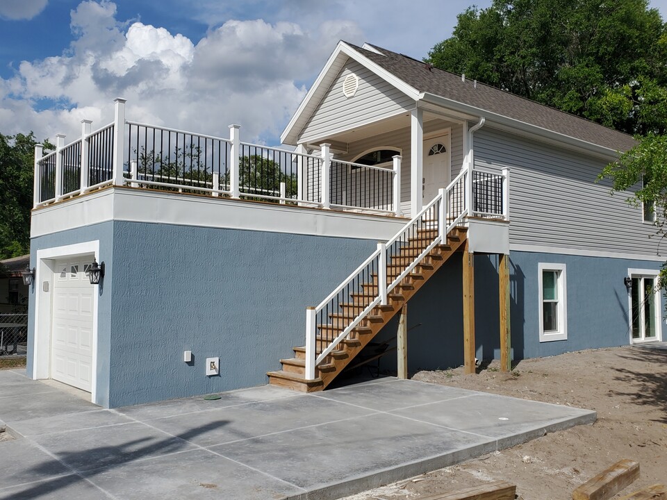 714 N Warfield Ave in Wildwood, FL - Foto de edificio