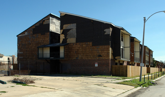 Cedar Creek Apartments in New Orleans, LA - Foto de edificio - Building Photo