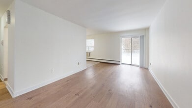 Gordon Avenue in London, ON - Building Photo - Building Photo