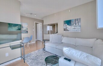 1300 Pacific Blvd, Unit SI ID1345528P in Vancouver, BC - Building Photo - Building Photo