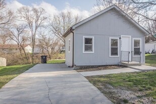 3421 Thompson Ave in Des Moines, IA - Building Photo