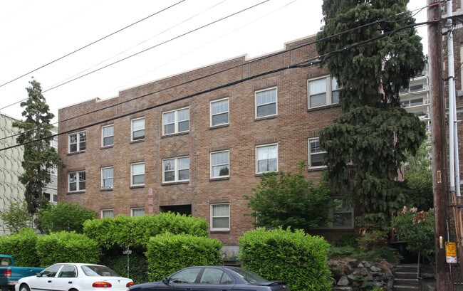 Consul Apartments in Seattle, WA - Building Photo - Building Photo