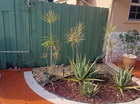 6117 SW 31st St in Miramar, FL - Building Photo