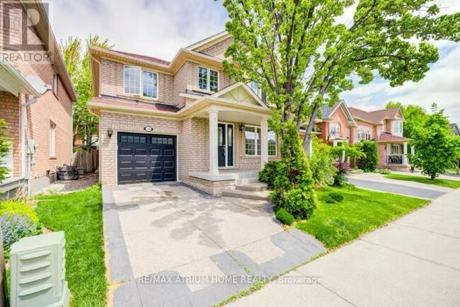 property at 2293 Oakhaven Dr