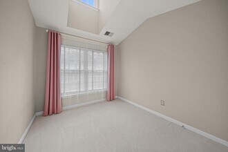 46188 Cecil Terrace in Sterling, VA - Building Photo - Building Photo
