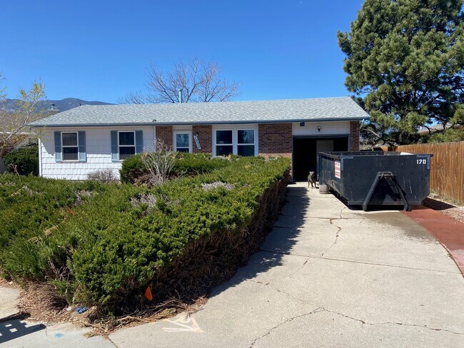 1030 Table Top Terrace in Colorado Springs, CO - Building Photo - Building Photo