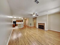 201 Wood Hollow Dr in League City, TX - Foto de edificio - Building Photo