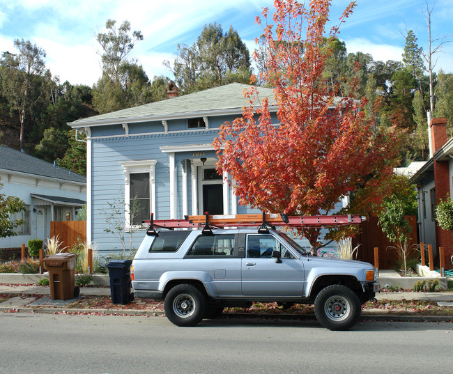 1014 Alhambra Ave in Martinez, CA - Building Photo - Building Photo