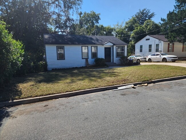 property at 7312 N Shore Dr