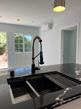 7111 Scarborough Peak Dr in West Hills, CA - Foto de edificio - Building Photo