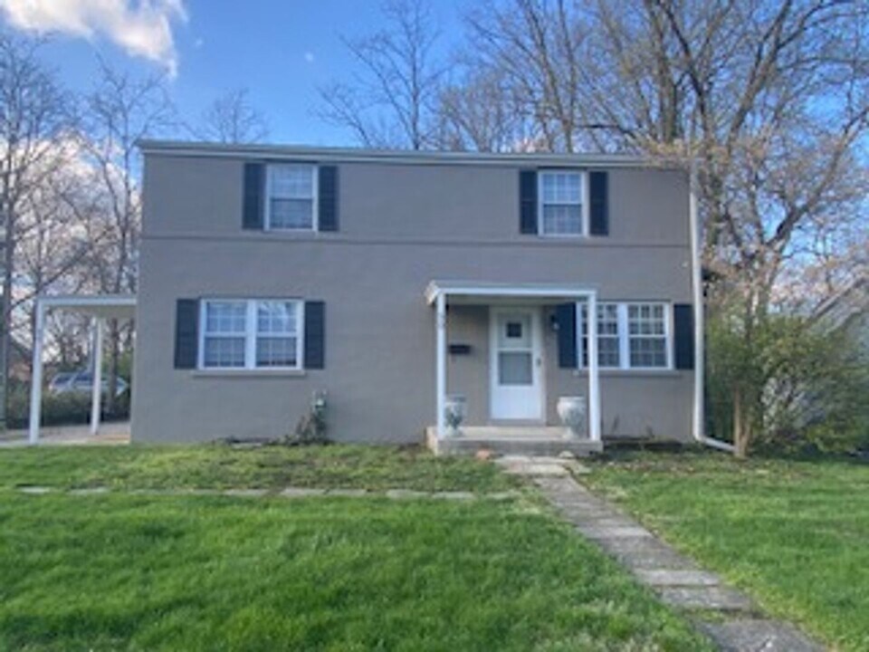 48 E Stafford Ave in Worthington, OH - Building Photo