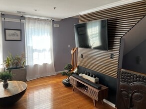 226 Matthews Dr in Newark, NJ - Foto de edificio - Building Photo