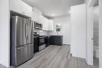 8153 Tate St in Houston, TX - Building Photo - Building Photo