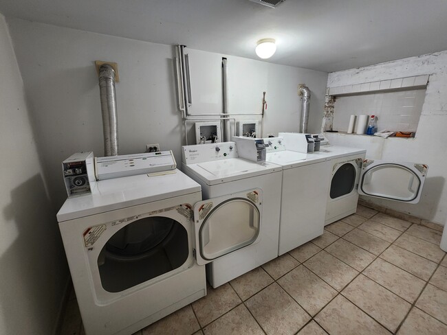2048 N Western Ave, Unit 1R in Chicago, IL - Building Photo - Building Photo
