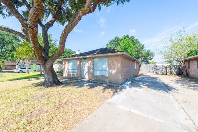 3323 Silverside Dr
