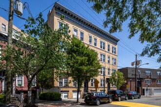 315-317 Mountain Rd in Union City, NJ - Foto de edificio - Building Photo