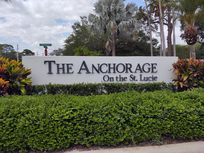 2510 SE Anchorage Cove in Port St. Lucie, FL - Foto de edificio - Building Photo