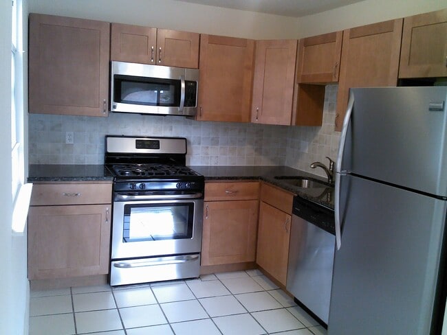 7827 Bradford St, Unit 7827-A in Philadelphia, PA - Building Photo - Building Photo