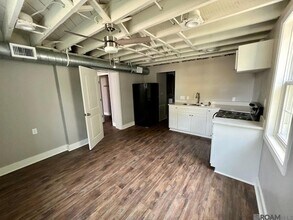 418 E State St, Unit b in Baton Rouge, LA - Building Photo - Building Photo