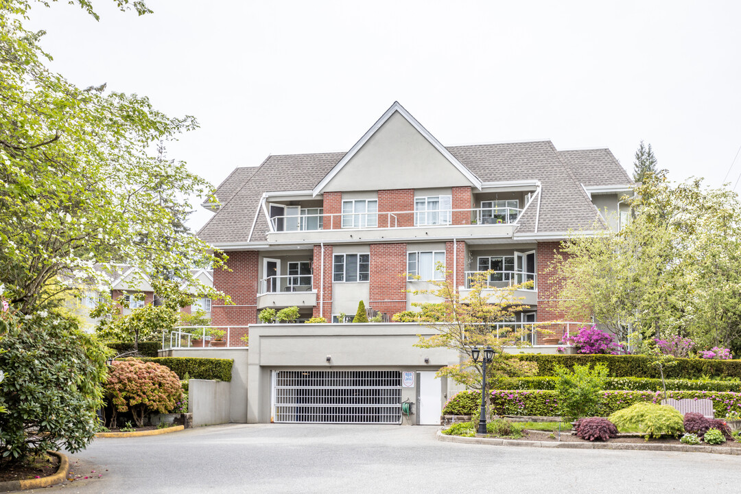 Kirkstone Gardens in North Vancouver, BC - Building Photo