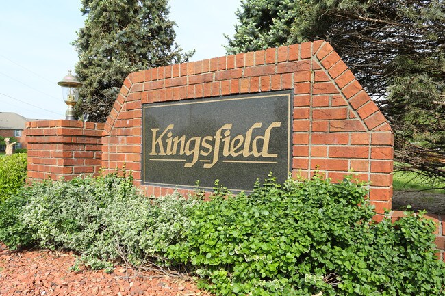 Kingsfield Luxury Apartments in New Albany, IN - Foto de edificio - Building Photo